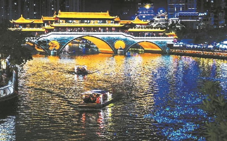 成都元宵节活动丰富多彩 游客市民共度传统佳节